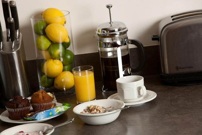 Spires Hotel (two Bedroom) 6 Pax