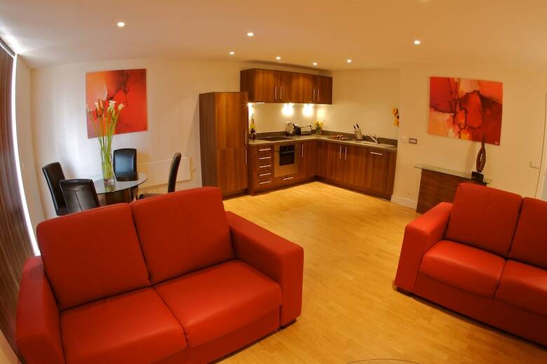 Spires Hotel (two Bedroom) 6 Pax