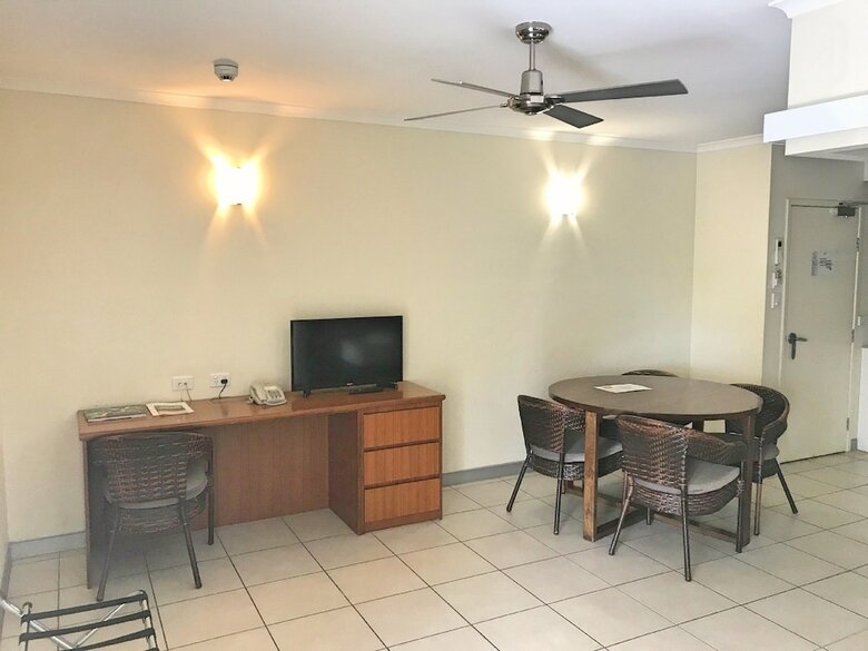 Hotel Cairns Queenslander