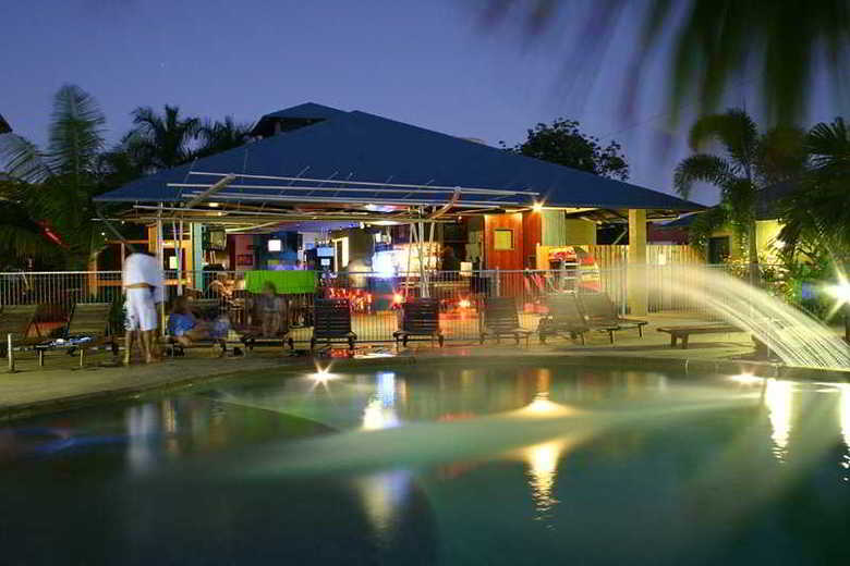 Hostal Nomads Cairns Backpackers