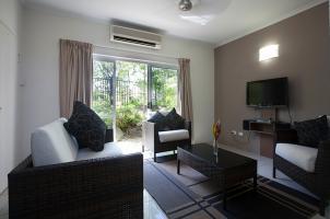 Hotel Rendezvous Reef Resort