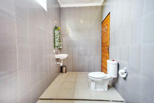 Nyuh Gading Home Stay