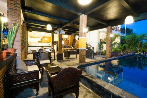 Nyuh Gading Home Stay