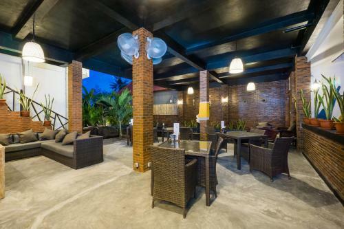 Nyuh Gading Home Stay