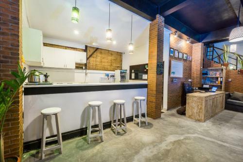 Nyuh Gading Home Stay