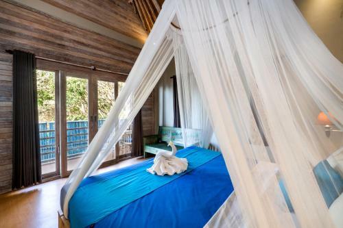 Song Lambung Beach Huts