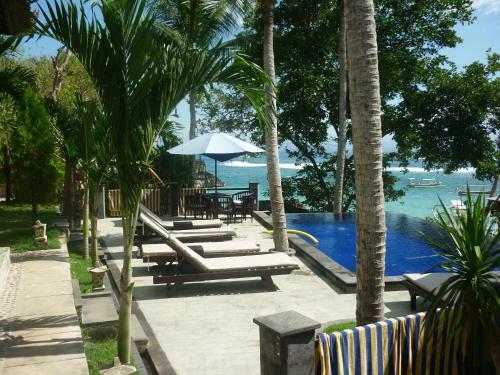 Song Lambung Beach Huts