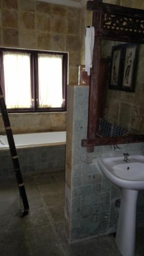 Hostal Padang Padang Surf Villa