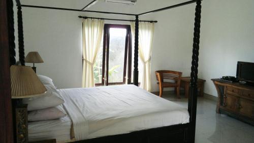Hostal Padang Padang Surf Villa