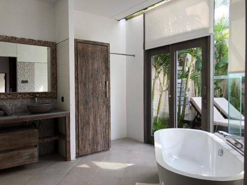 Zoe Villa Canggu Bali