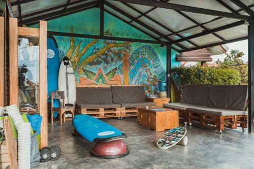 Hostal Big Brother Surf Inn