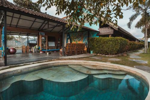 Hostal Big Brother Surf Inn