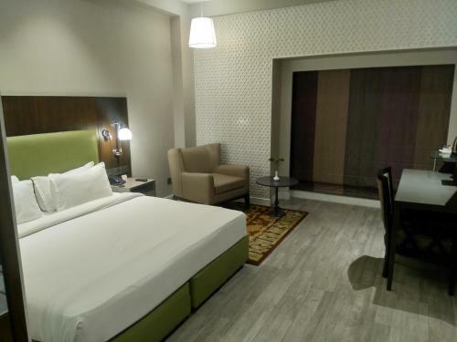 Hotel Country Inn & Suites By Radisson Jammu