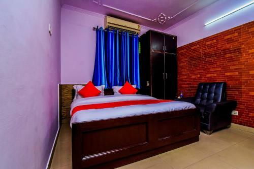 Oyo 18598 Hotel Satya Palace