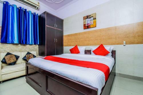 Oyo 18598 Hotel Satya Palace