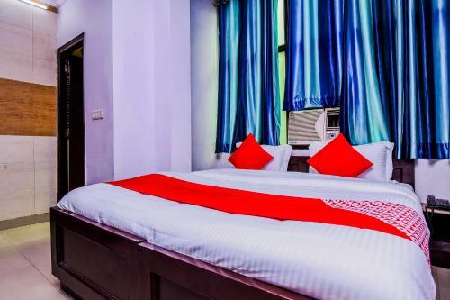 Oyo 18598 Hotel Satya Palace