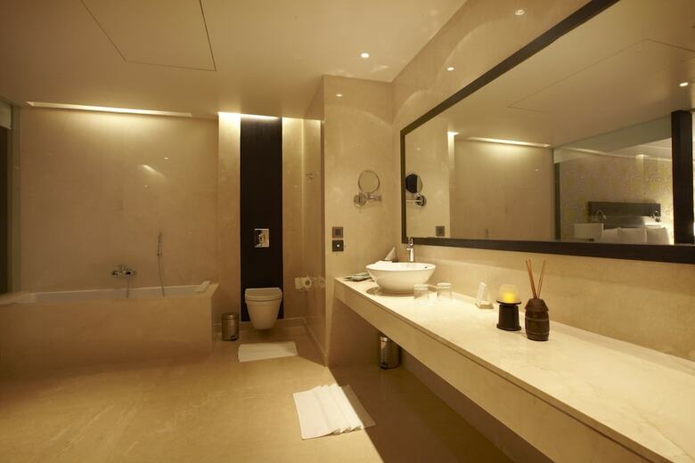 Hotel Courtyard By Marriott Pune City Centre