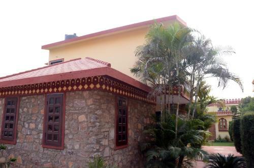 Hotel Sajjan Bagh