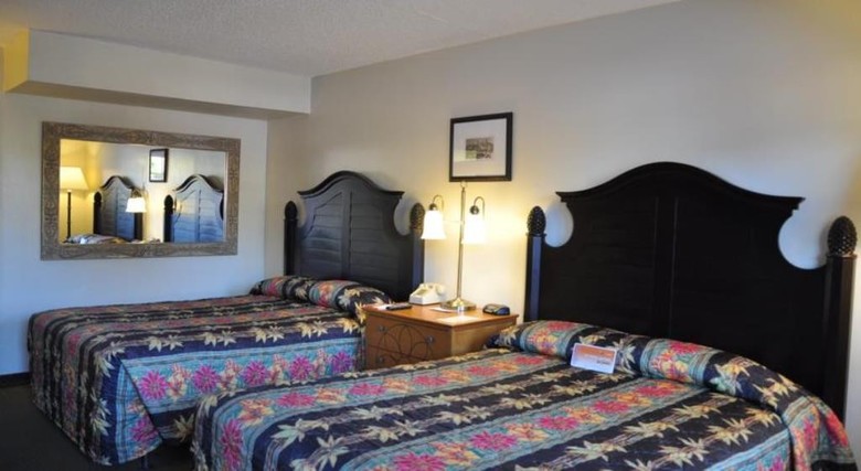 Hotel Howard Johnson Inn Lakefront