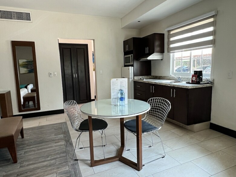�urea Hotel And Suites
