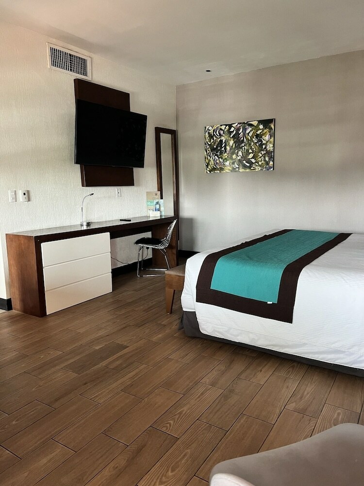 �urea Hotel And Suites
