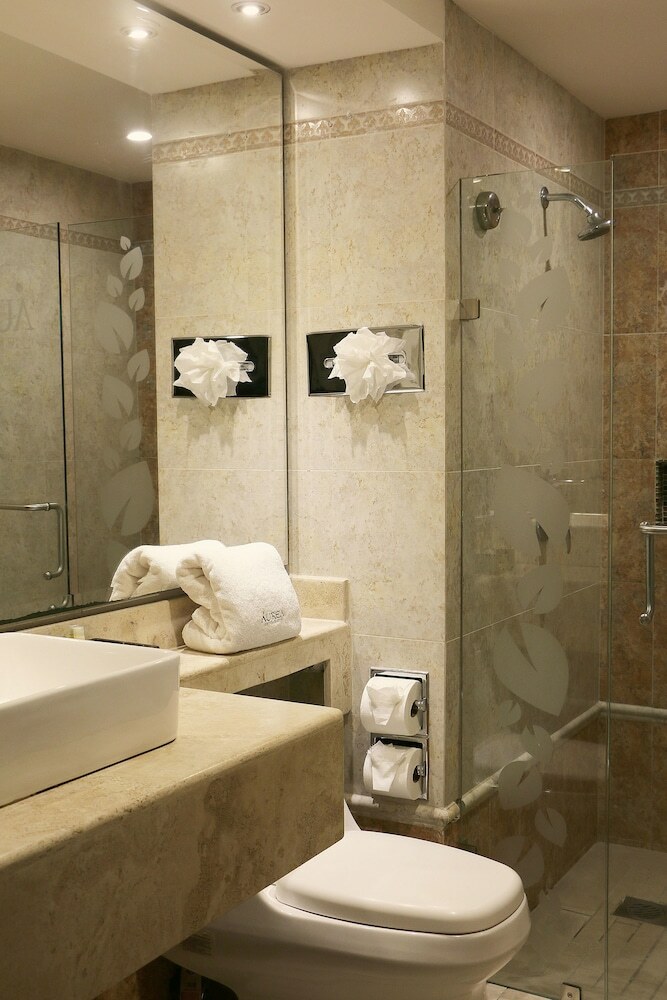 �urea Hotel And Suites