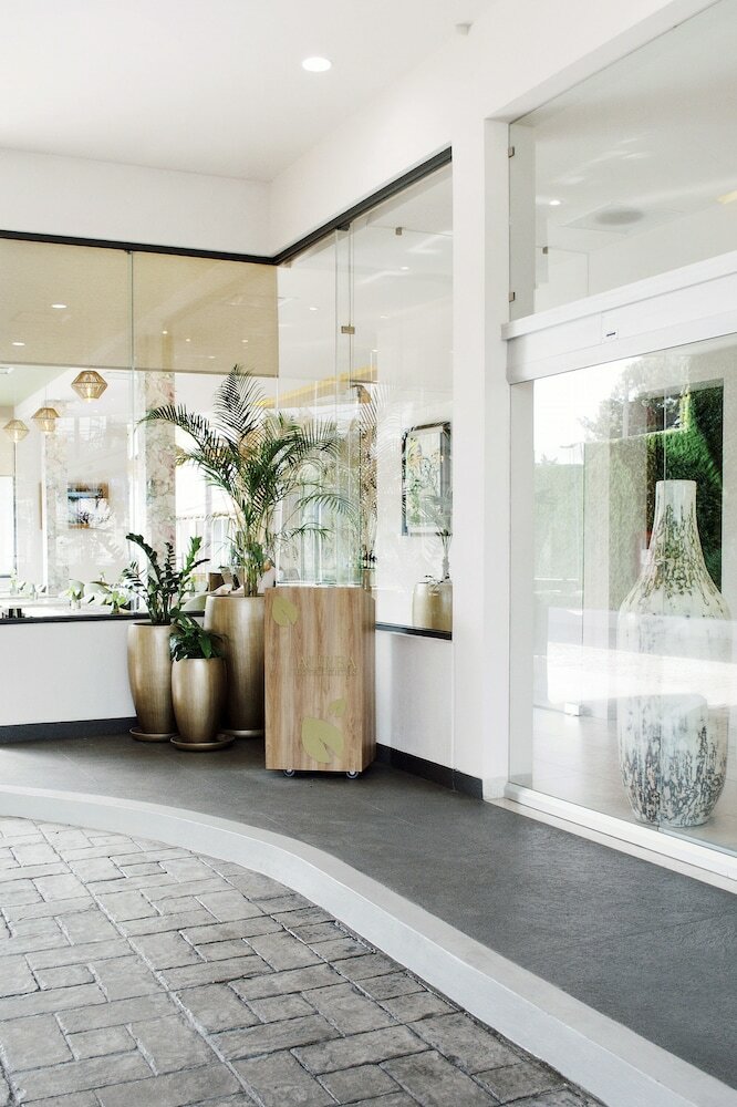 �urea Hotel And Suites
