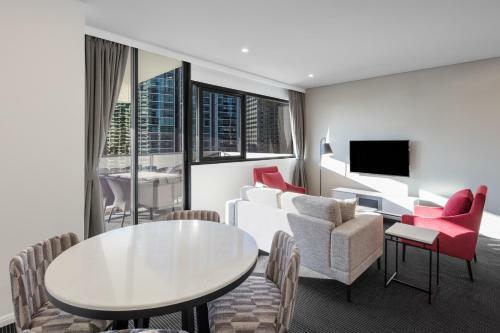 Hotel Meriton Kent Street