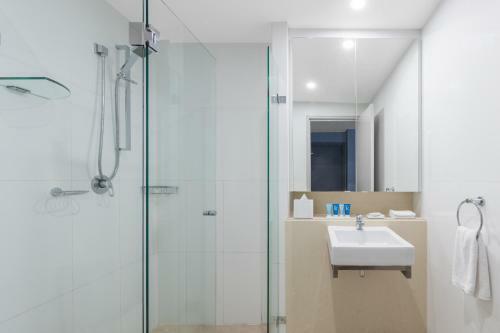 Hotel Meriton Kent Street