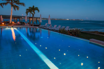 Hotel Velero Beach Resort