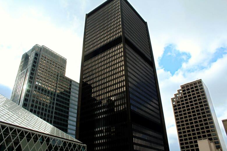 Executive Hotel Pacific