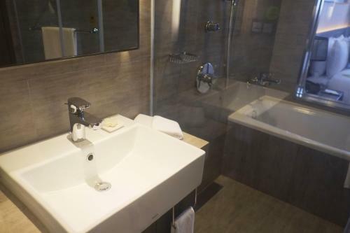 Park City Hotel Luzhou Hotel