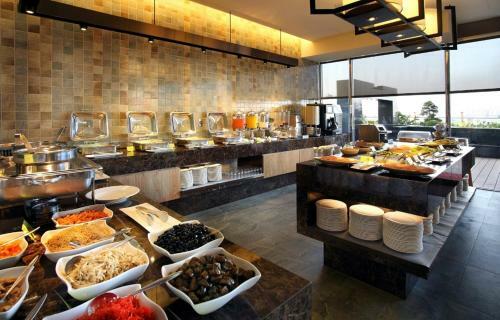 Park City Hotel Luzhou Hotel