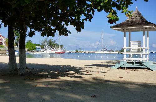 Hotel Beach One Bedroom Iv, Ocho Rios