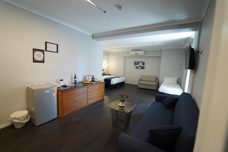 Shani Hotel