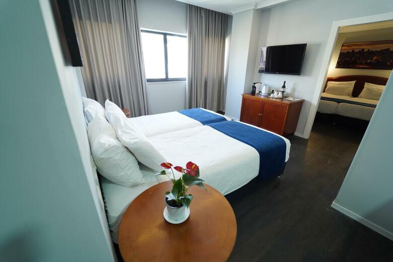 Shani Hotel