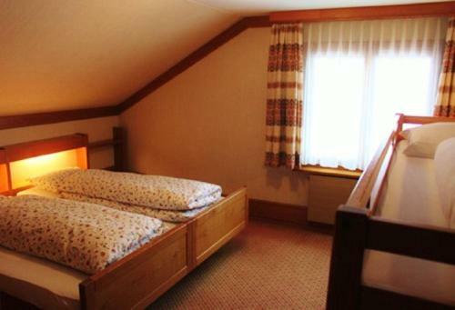 Bed & Breakfast Heidi-guesthouse-amden