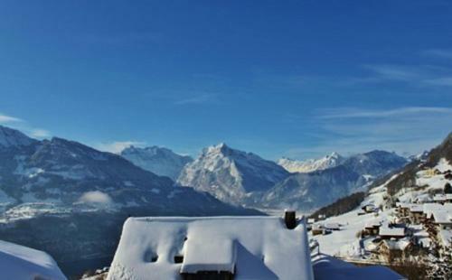 Bed & Breakfast Heidi-guesthouse-amden
