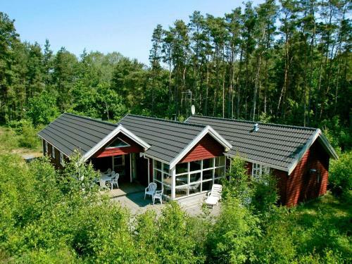 Four-bedroom Holiday Home In Aakirkeby 4