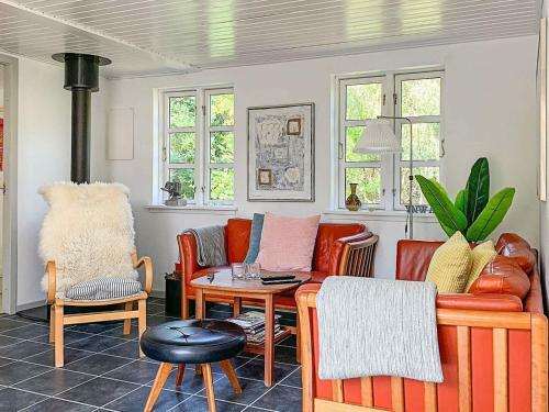 Three-bedroom Holiday Home In R�nne 2