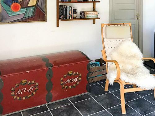 Three-bedroom Holiday Home In R�nne 2