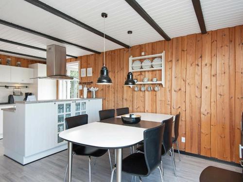 Three-bedroom Holiday Home In R�m� 35