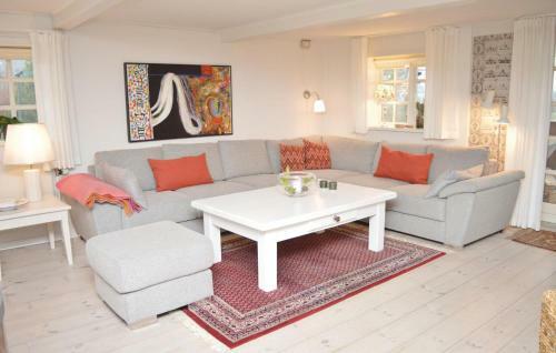 Five-bedroom Holiday Home R�m� With Sea View 09