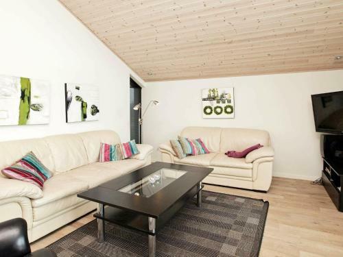 Three-bedroom Holiday Home In Brovst 13