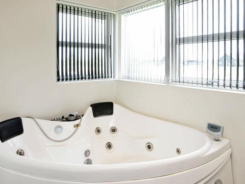 Three-bedroom Holiday Home In Brovst 13