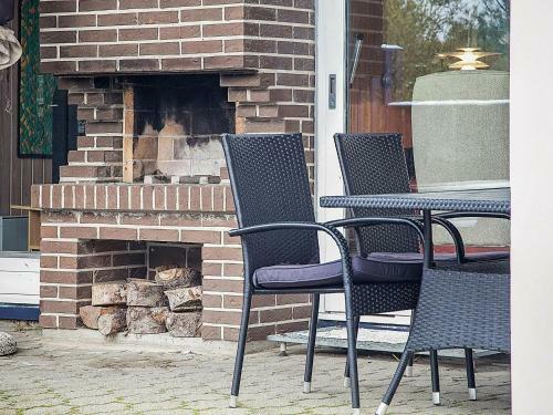 Three-bedroom Holiday Home In L�kken 11
