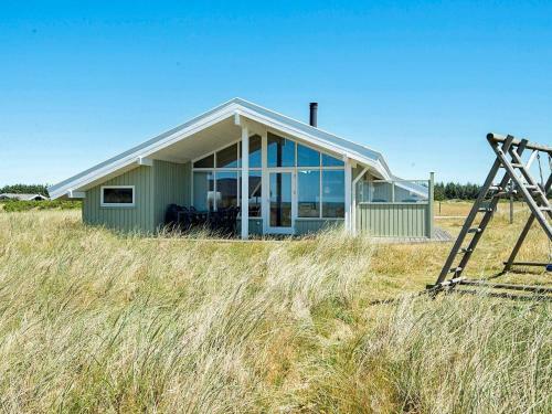 Three-bedroom Holiday Home In L�kken 18
