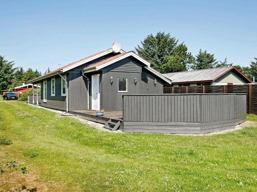 Three-bedroom Holiday Home In L�kken 41