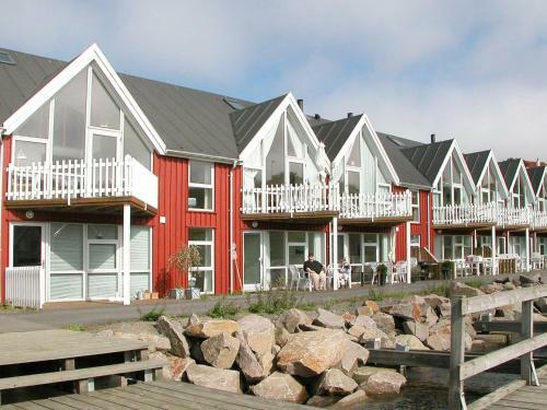 Three-bedroom Holiday Home In Hasle 1