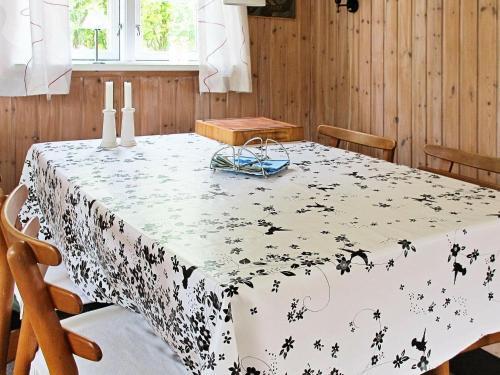 Two-bedroom Holiday Home In Hals 13